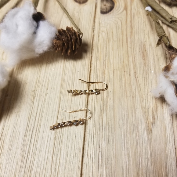 Very Pretty CZ Ear Climbers in GOLD - Picture 9 of 11